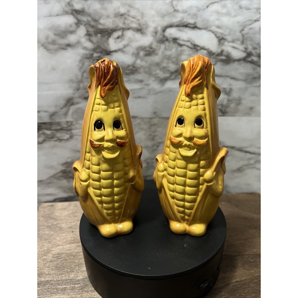 Vintage Anthropomorphic Corn Cobs Salt and Pepper Shaker Set Japan